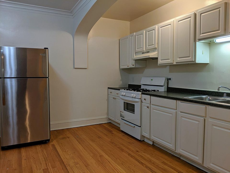 1st image of 3704 W Fullerton Ave APT 3