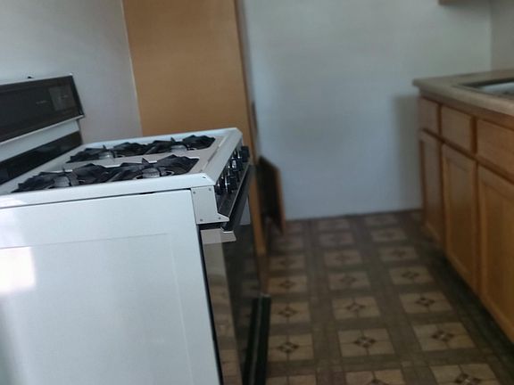5th image of 4038 Sequoia St
