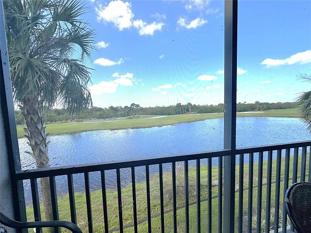 2 bed, 2.0 bath, 1154 sqft, $5,500 — Photo 2