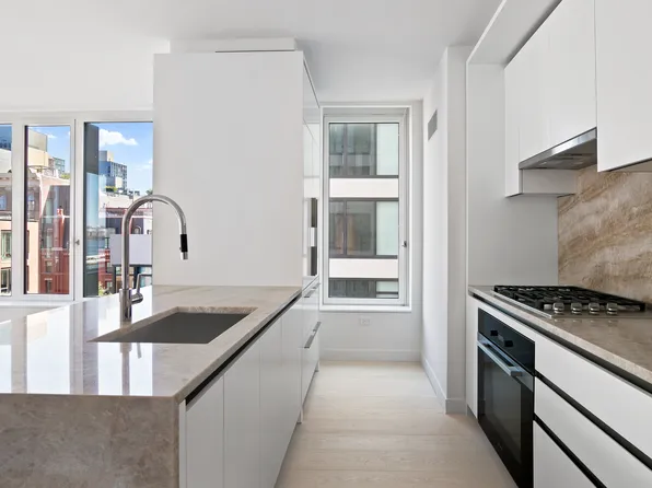 450 Washington Street 705 image 3 of 16