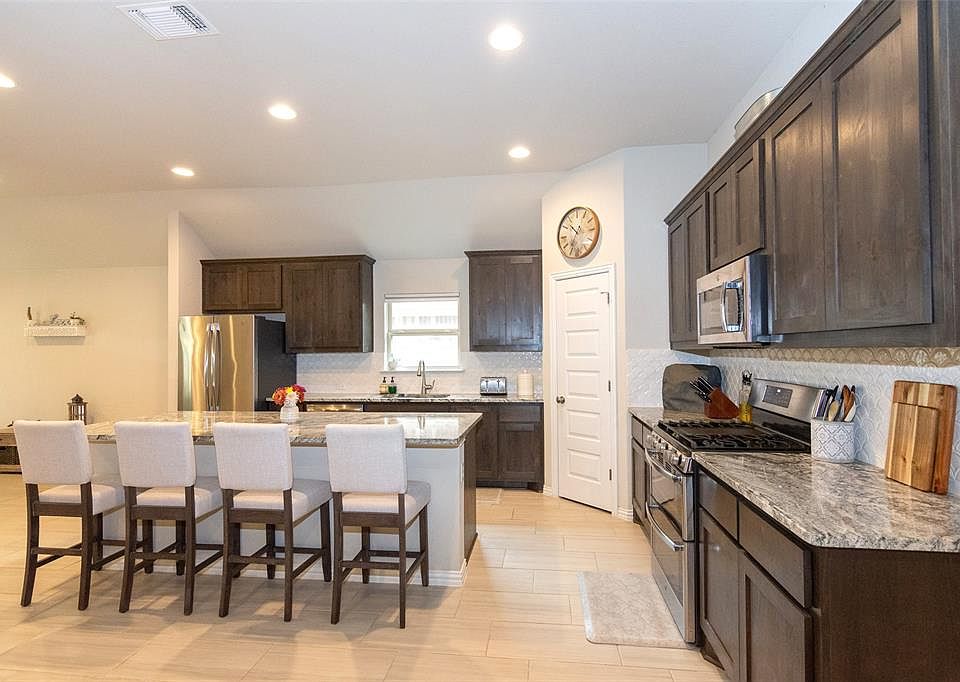 1st image of 204 Wooden Lodge Dr