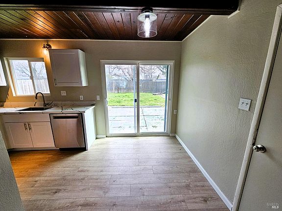 5th image of 1030 Hayes Street