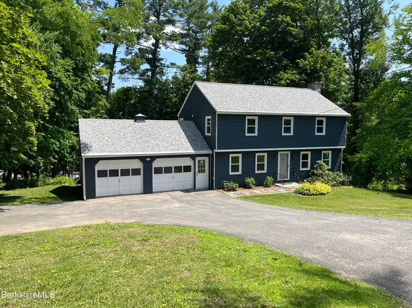 9 Bolton Dr, Lenox, MA 01240
