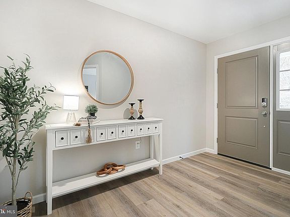 2nd image of Abbey Plan At 7 Fisher Dr