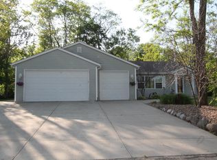 N6251 Beach Dr, Burlington, WI 53105