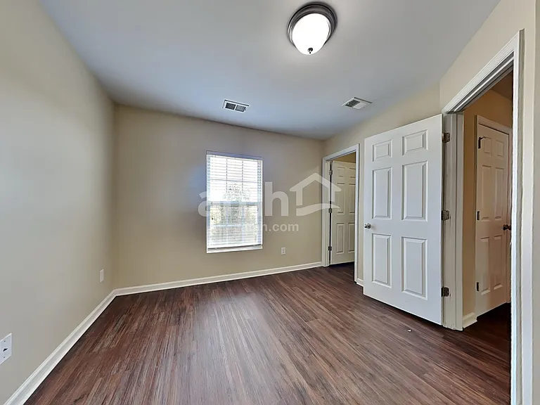 409 Lakewind Dr — Photo 14