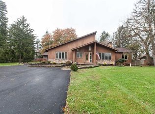 711 N Greece Rd, Rochester, NY 14626