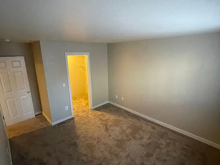 Signature Apartments — Photo 56
