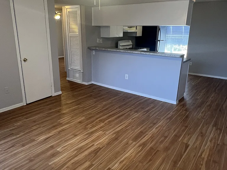 4412 Avenue A #105 — Photo 4