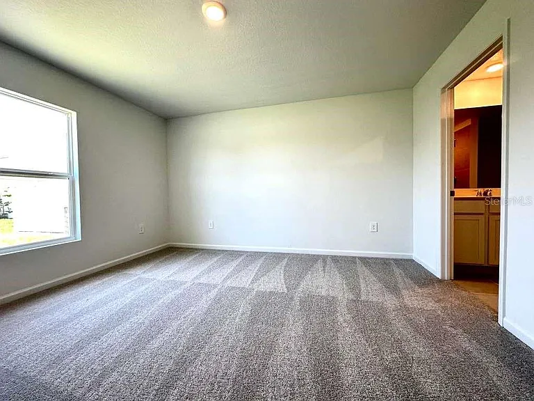 2102 Chris Dr — Photo 23