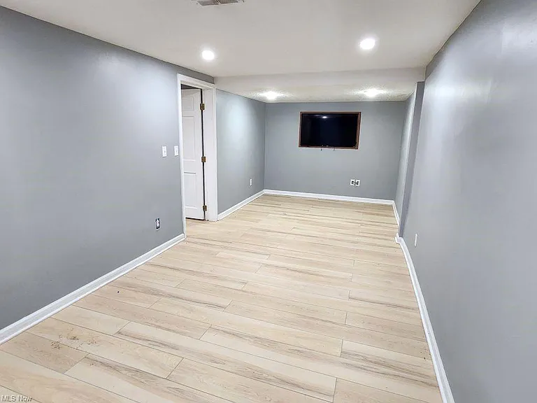 59 Trumbull Dr — Photo 7