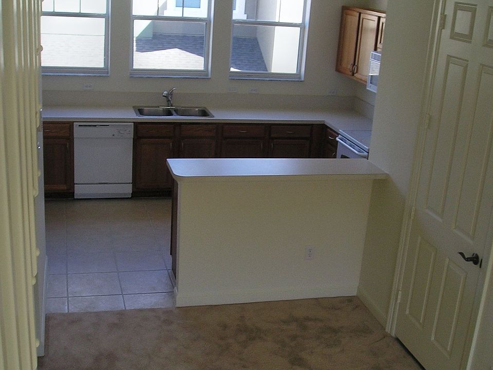 kitchen & breakfast rms