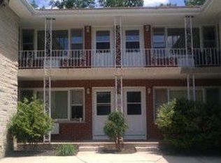 1560 Mark Ave APT 8, Elgin, IL 60123