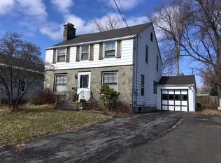 8 Delafield Dr, Albany, NY 12205