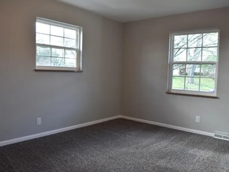 8204 Corteland Dr — Photo 18