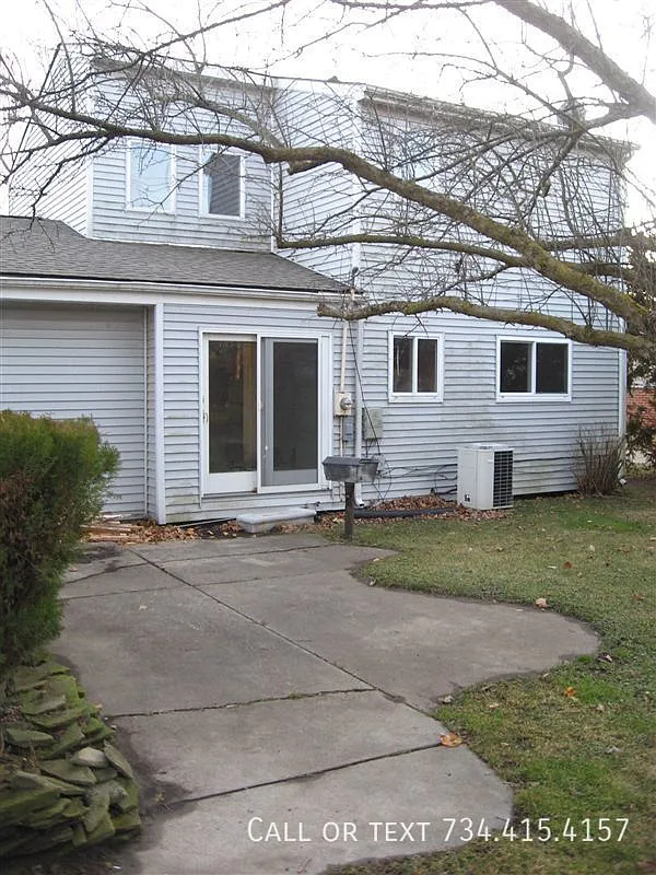 Building Photo - 2863 Marshall St #2863