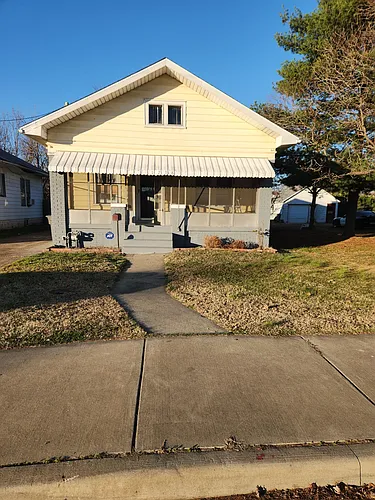 1736 E Division St Photo 1