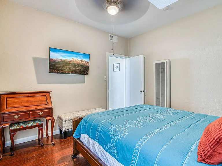 702 Myrtle Ave — Photo 30