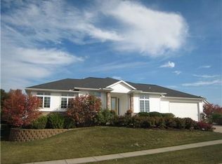 2770 Heather View Cir, Marion, IA 52302