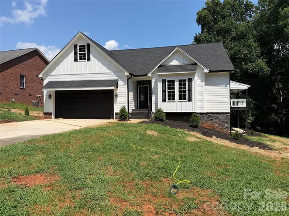 1610 Summerlin Pl, Newton, NC 28658