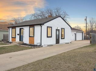 2416 E 8th St, Sioux Falls, SD 57103