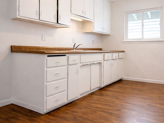 3rd image of 11750 Jones St #11754