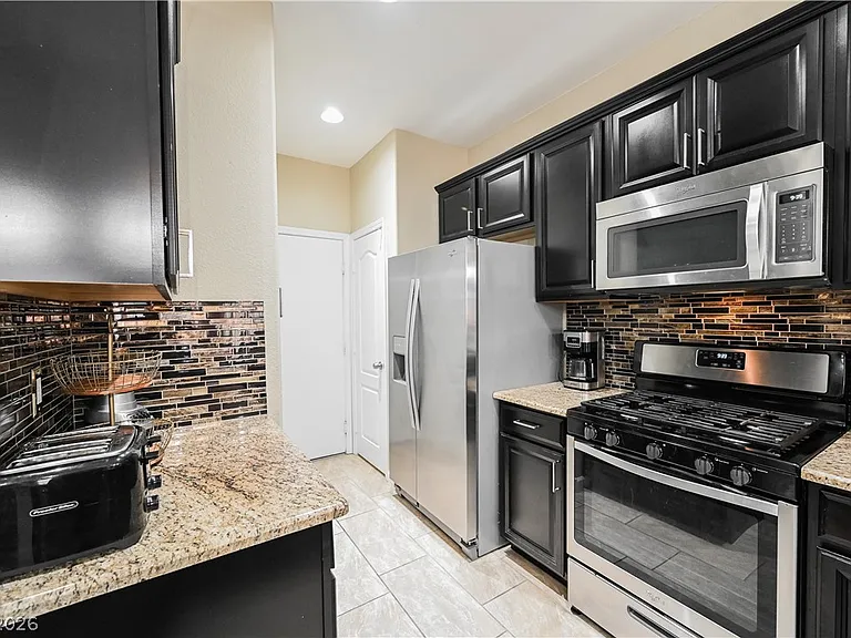 5975 Sunlight Garden Way — Photo 2
