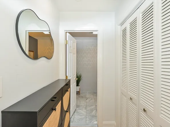 207 Shearwater Ct West image 17 of 32