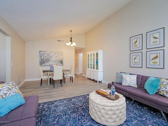 4th image of 2752 Hidden Creek Dr