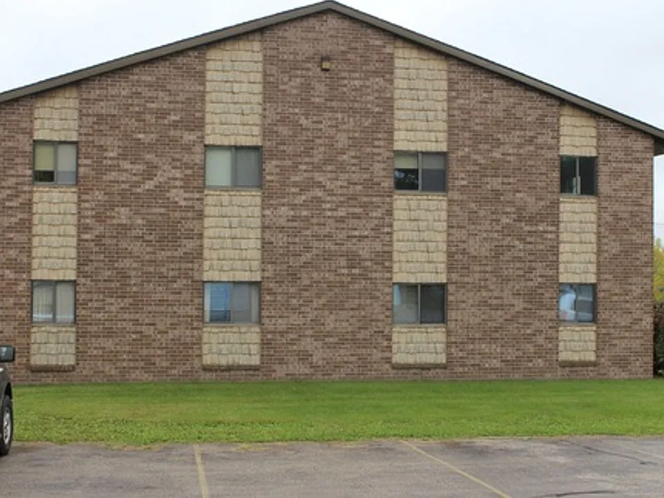 650 S Main St #103-107