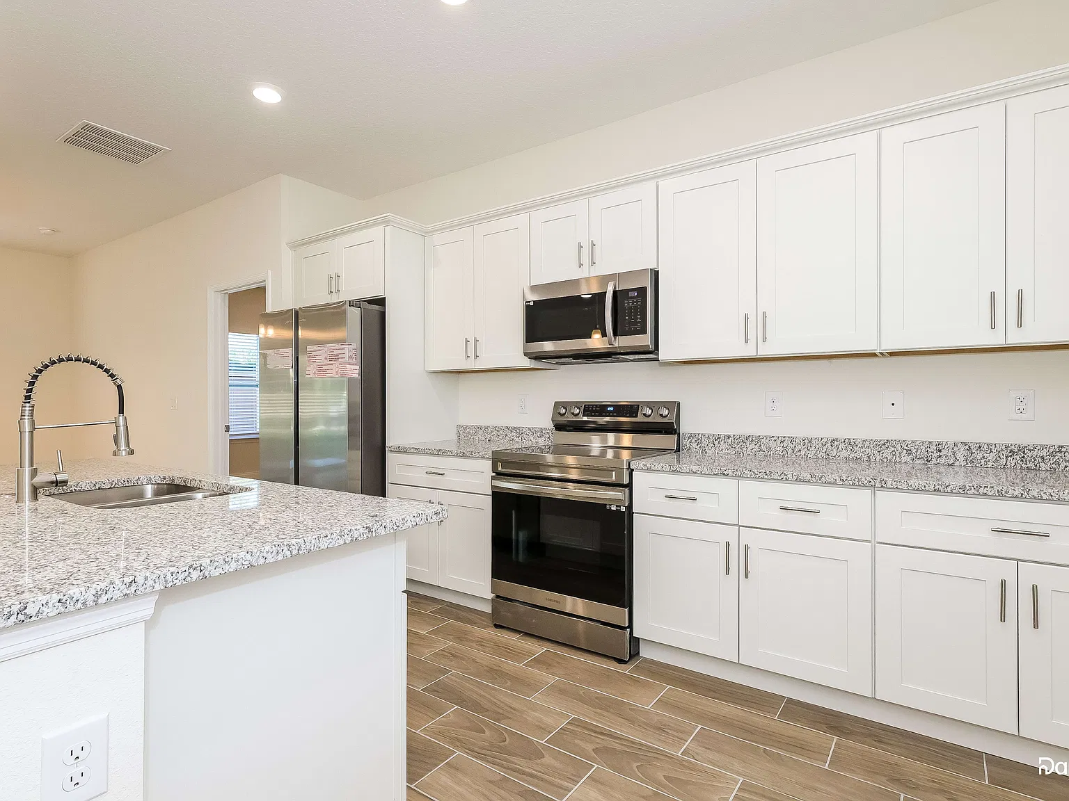 4 bed, 3.0 bath, 1891 sqft, $2,295 — Photo 4