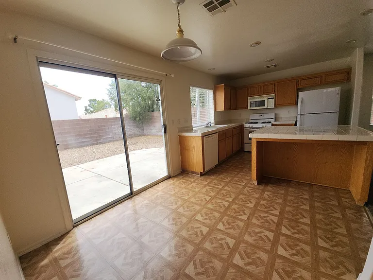 9907 Sparrow Ridge Ave — Photo 13