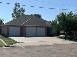 608 Oloughlin St, Lakin, KS 67860