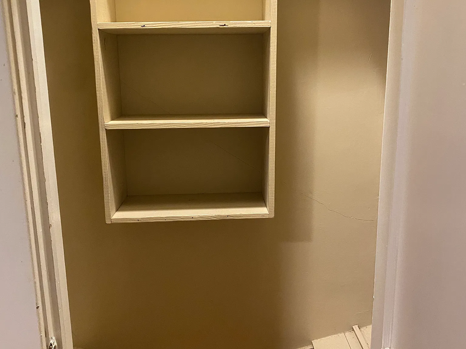 3 bed, 1600 sqft, $975 — Photo 4