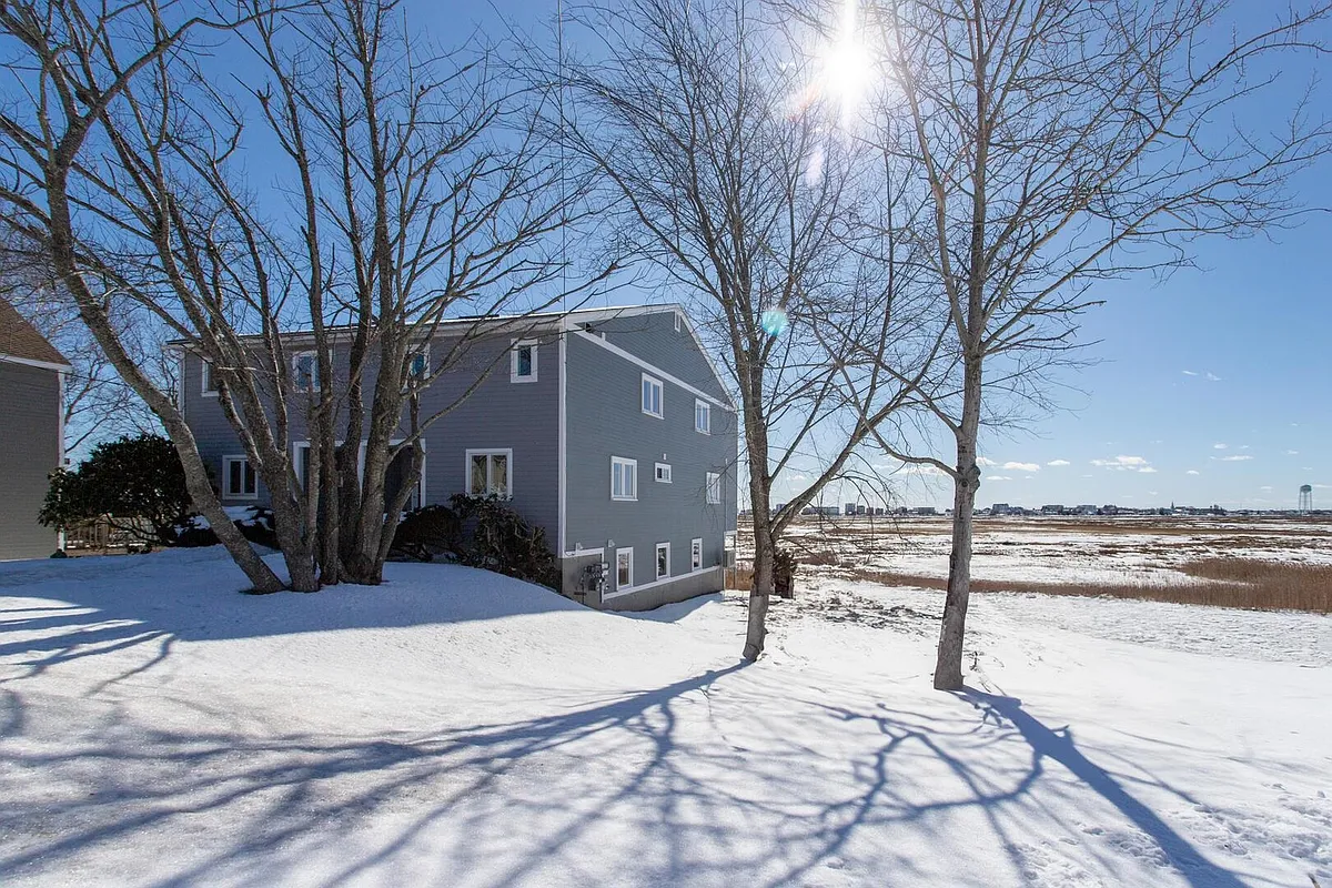 Building Photo - 483 Winnacunnet Rd #WEST SIDE