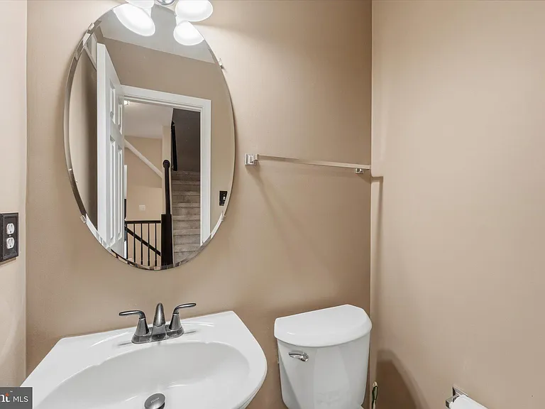 706 Vanderbilt Ter SE — Photo 16