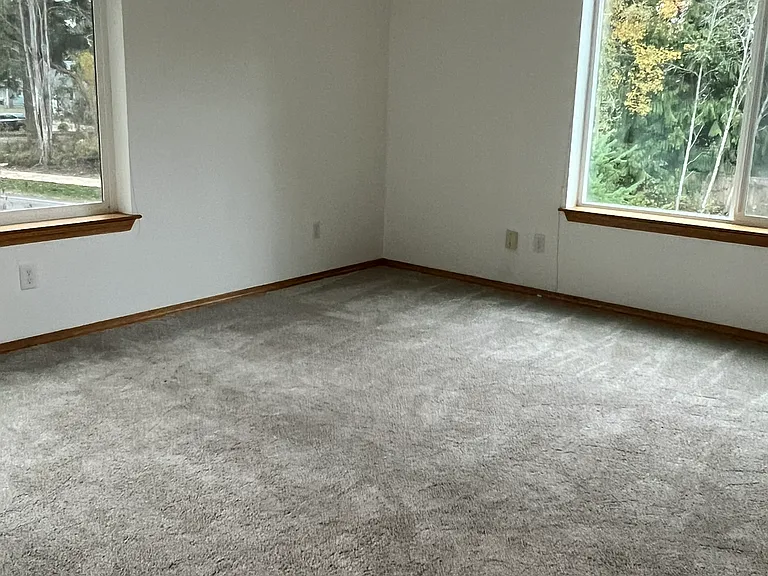 1603 Logan St — Photo 9