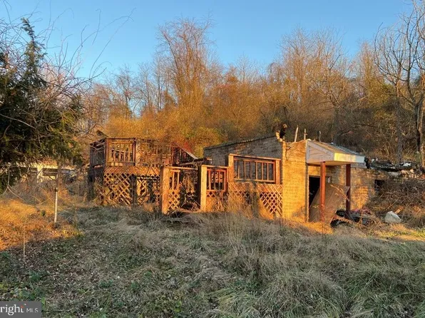 1506 Krafts Mill Rd, Spring Grove, PA 17362