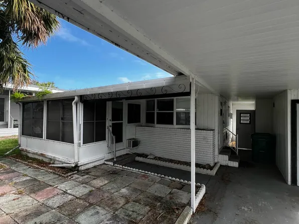 722 Lark Dr, Barefoot Bay, FL 32976