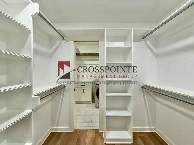413 Dallas St — Photo 14