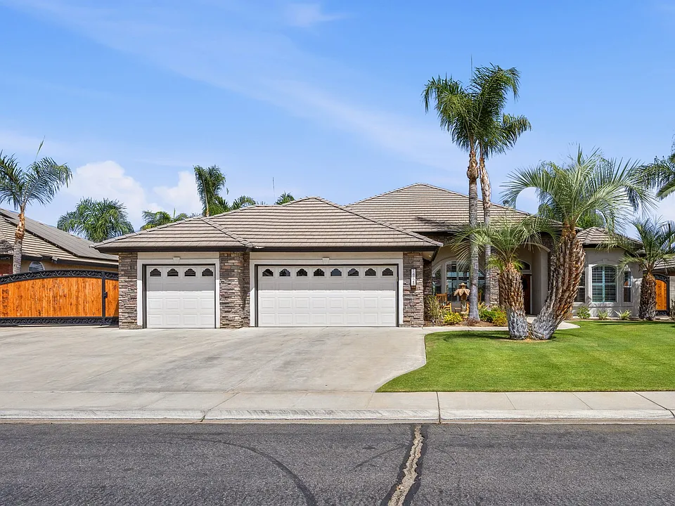 14728 Redwood Springs Dr