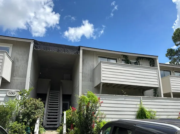 607 Greencastle Dr, Goose Creek, SC 29445