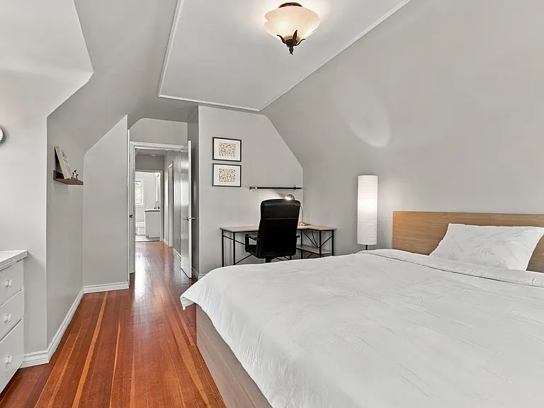 5809 Granville St — Photo 17
