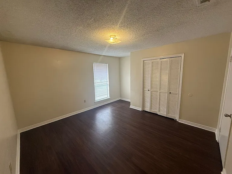 3033 Toulon Dr — Photo 7