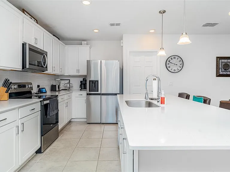 465 Waterford Dr — Photo 22