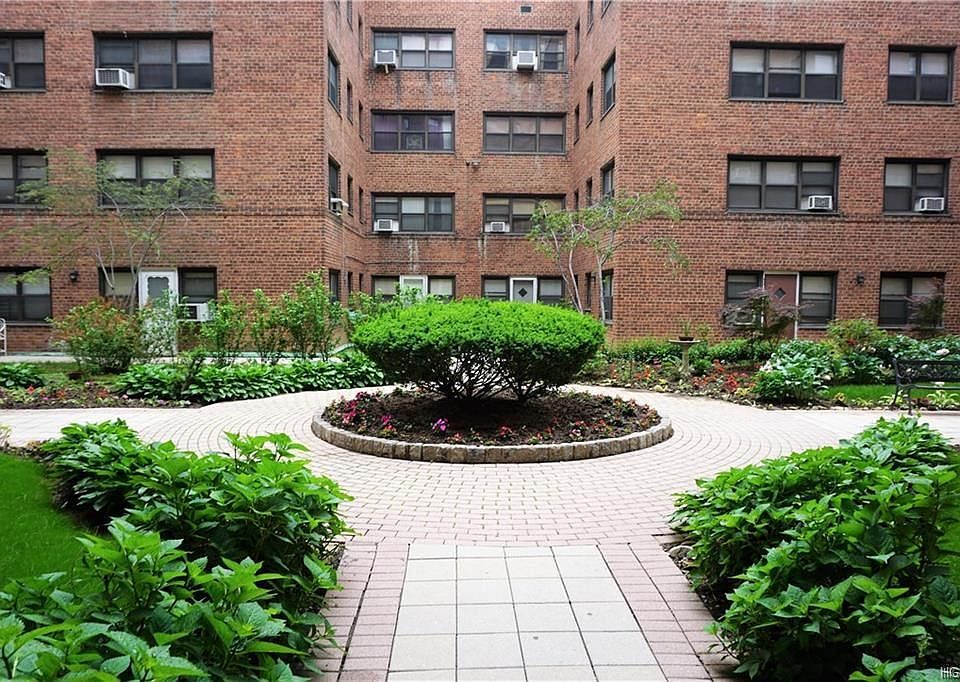 1st image of 101 Ellwood Ave APT 1J