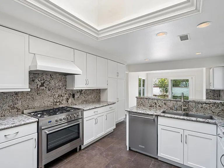 17 Pinehurst Ln — Photo 13
