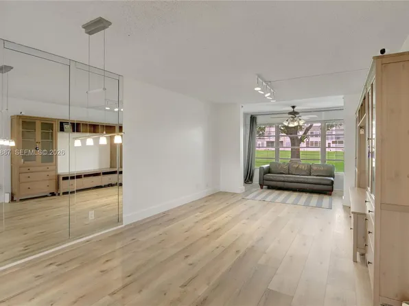 9041 Sunrise Lakes Blvd APT 106, Sunrise, FL 33322