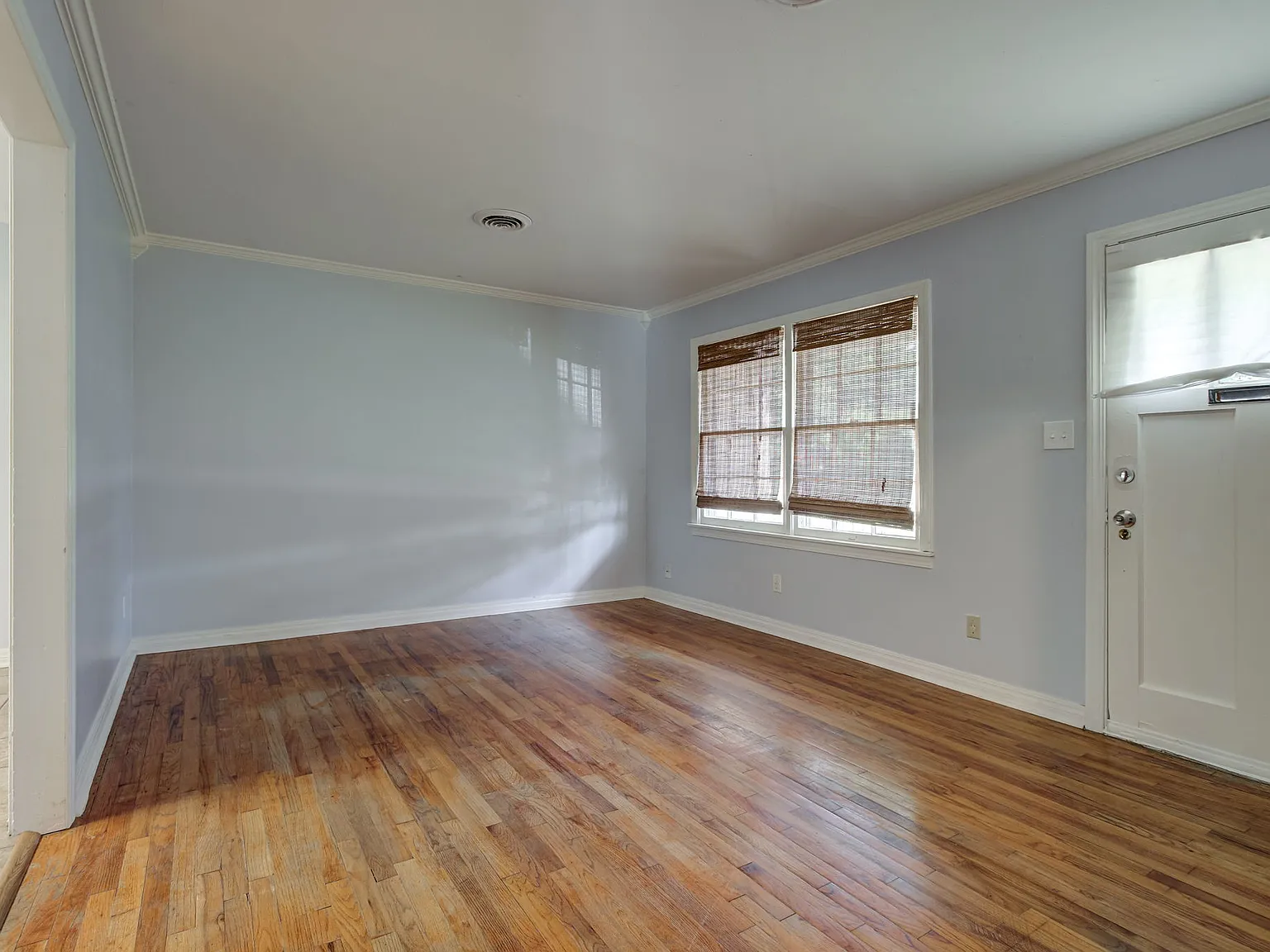 912 Garver Street - 1 — Photo 3