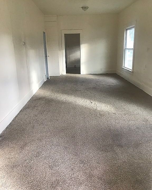 1st image of 981 Pearl St